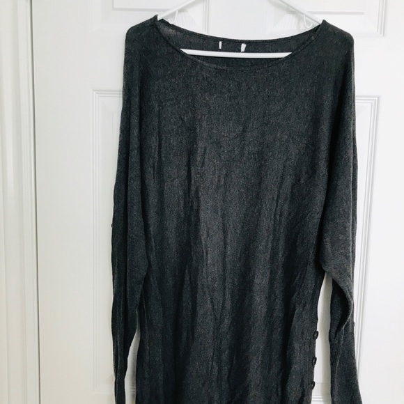 Light Knit Tunic (Dolman sleeve) - Picture 1 of 4